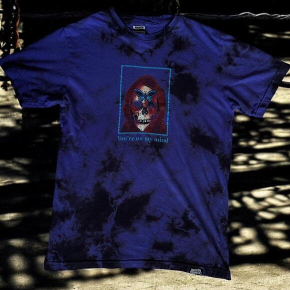 Broken promises butterfly Graphic Tee - Picture 1 of 7
